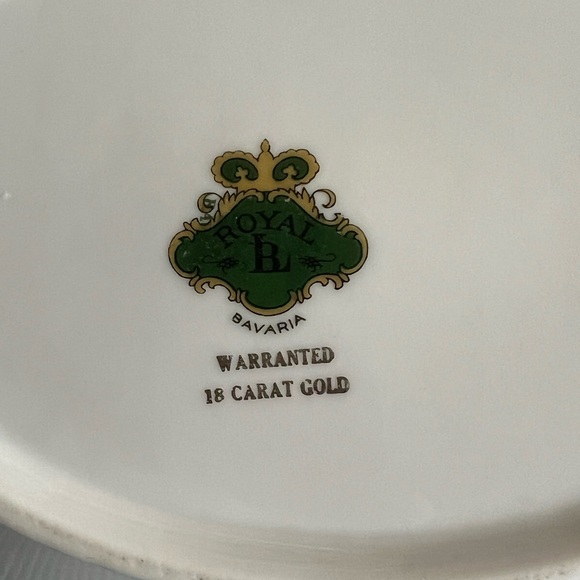 Vntg. 18k gold Royal LB Bavaria Oval casserole.used. Good for decoration . - Picture 4 of 16